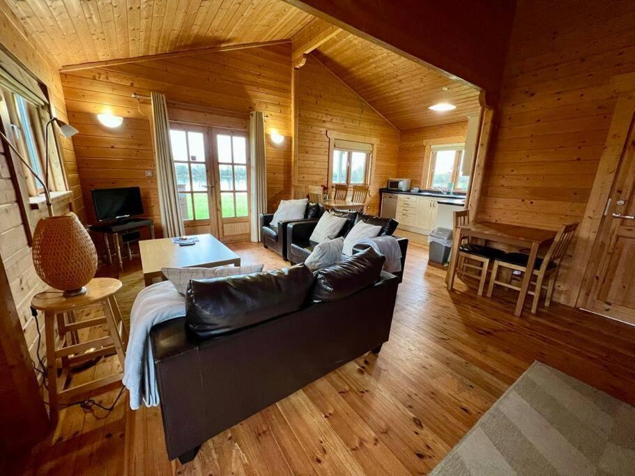 Lilly Lodge, Lake Pochard Южен Сърни Екстериор снимка