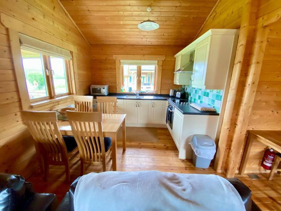 Lilly Lodge, Lake Pochard Южен Сърни Екстериор снимка
